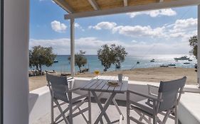Aqua Bay Beachfront Studios Agia Kyriaki Beach, Milos